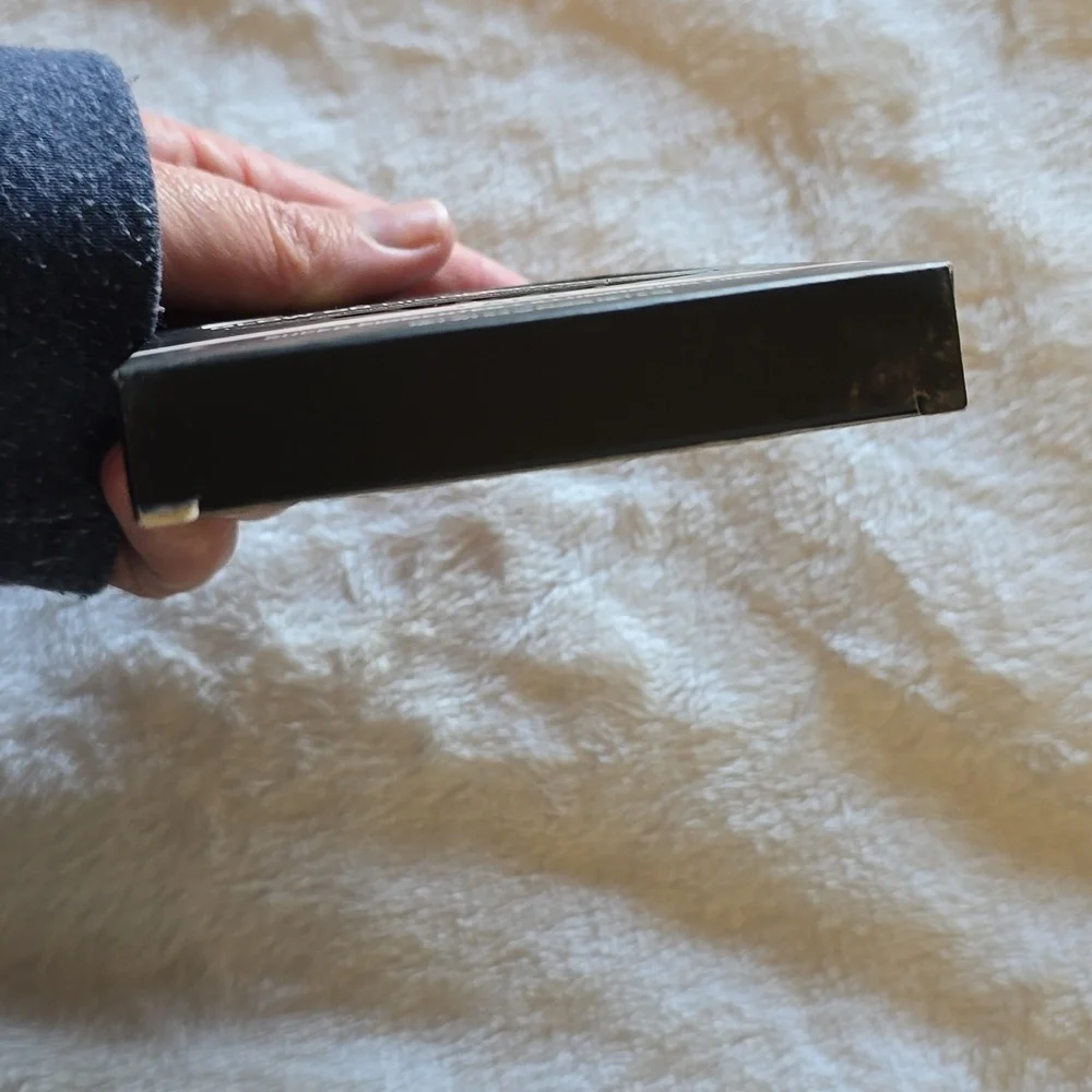 The Lip‎ Bar Glow On Highlighting Blush NWT